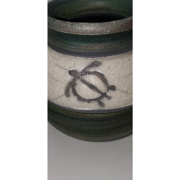 Hawaiian Raku Pottery Vase Signed By C Matti Maui Petroglyphs Faint Chip On Top - Picture 5 of 14